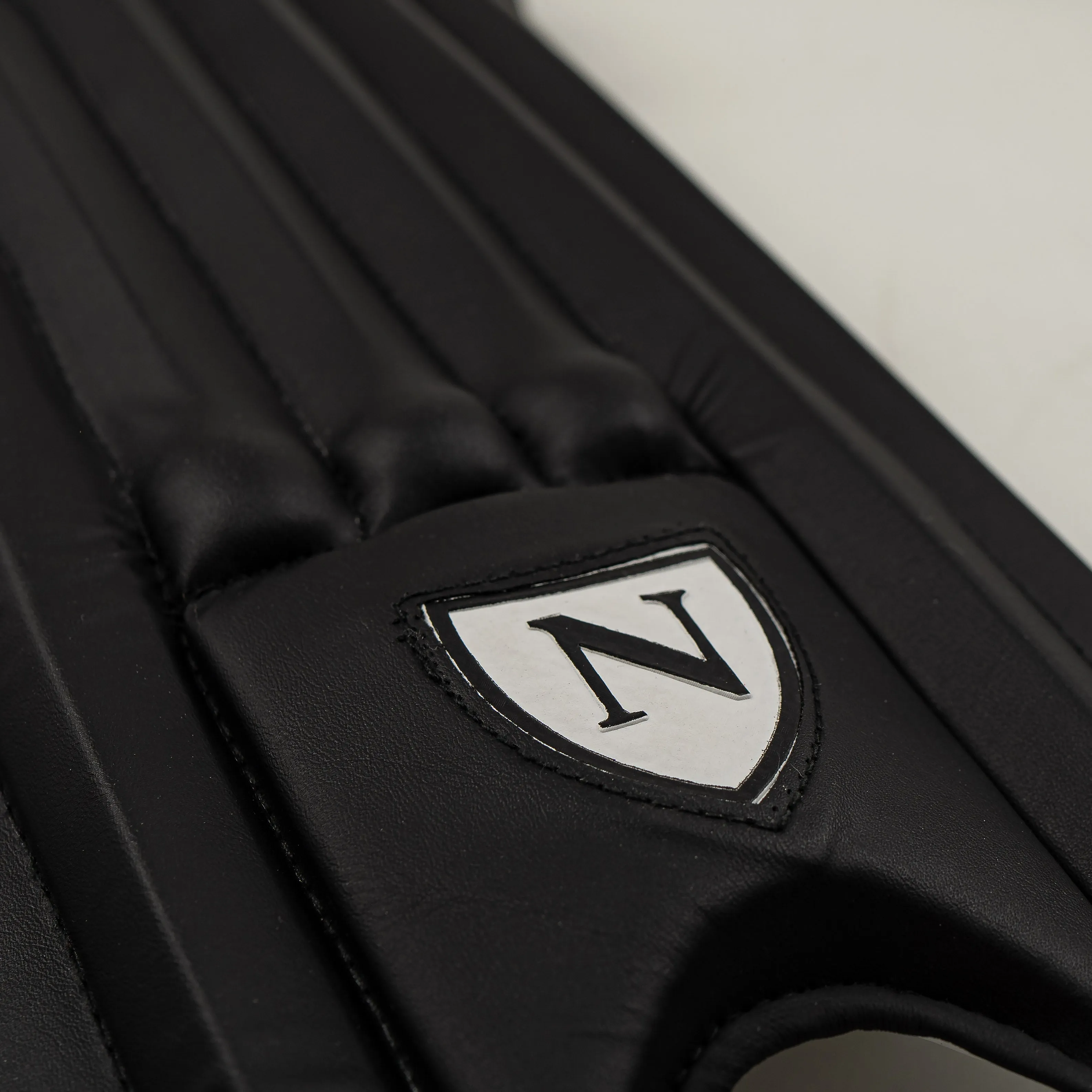 N Series Black Batting Pads (Ambidextrous)